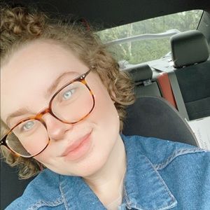 Meet your Posher, Courtney